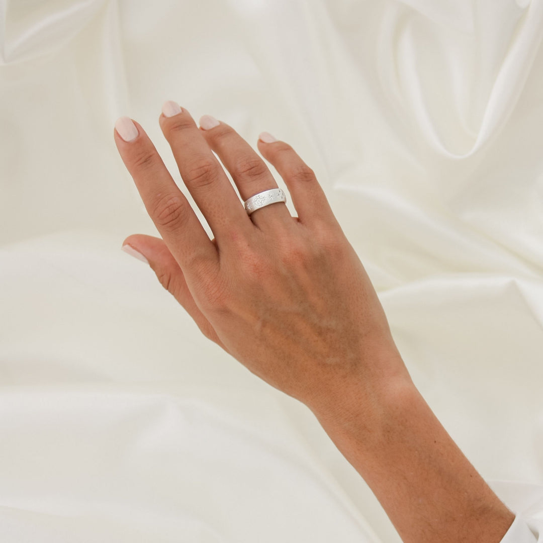 Hera Star Ring