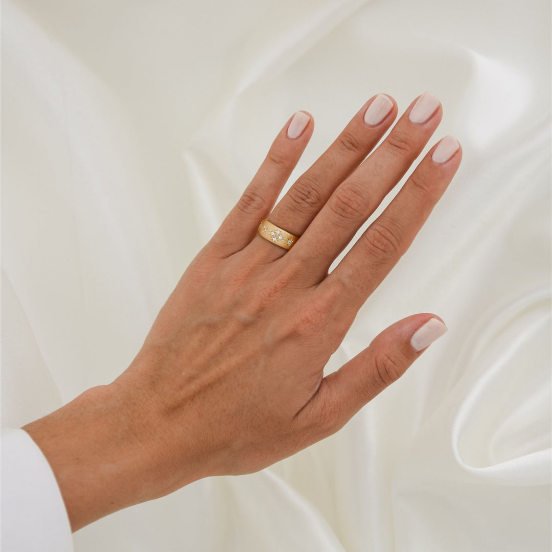 Hera Star Ring