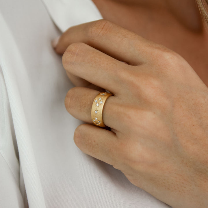 Hera Star Ring